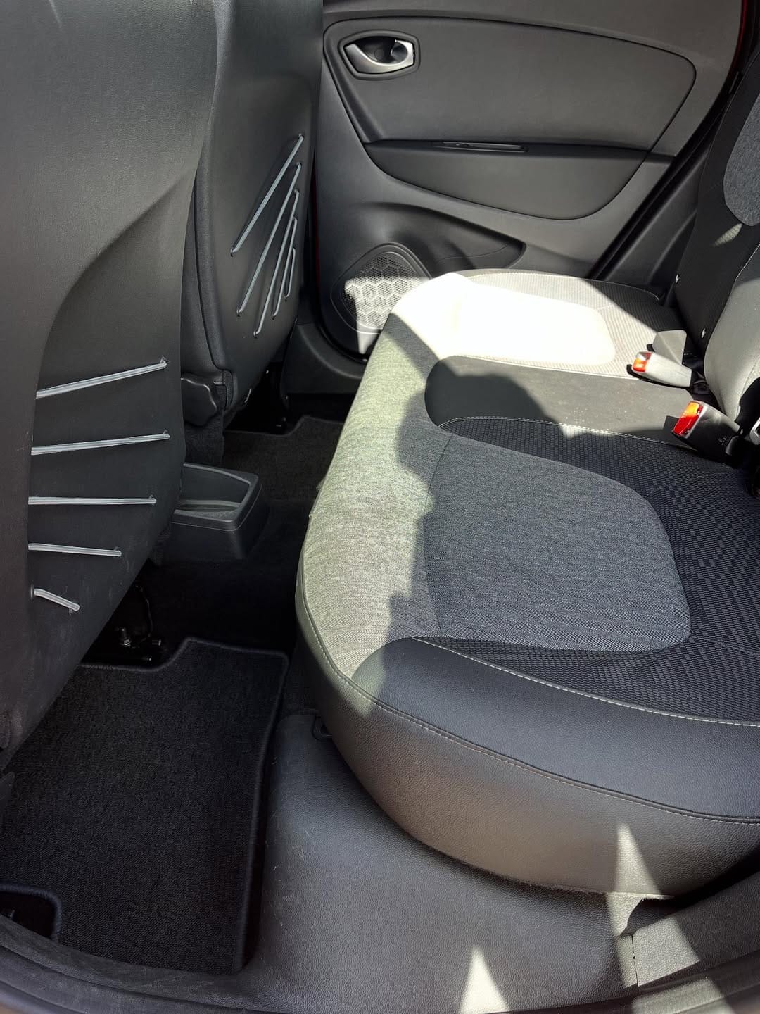 Intérieur_arrière_renault_après