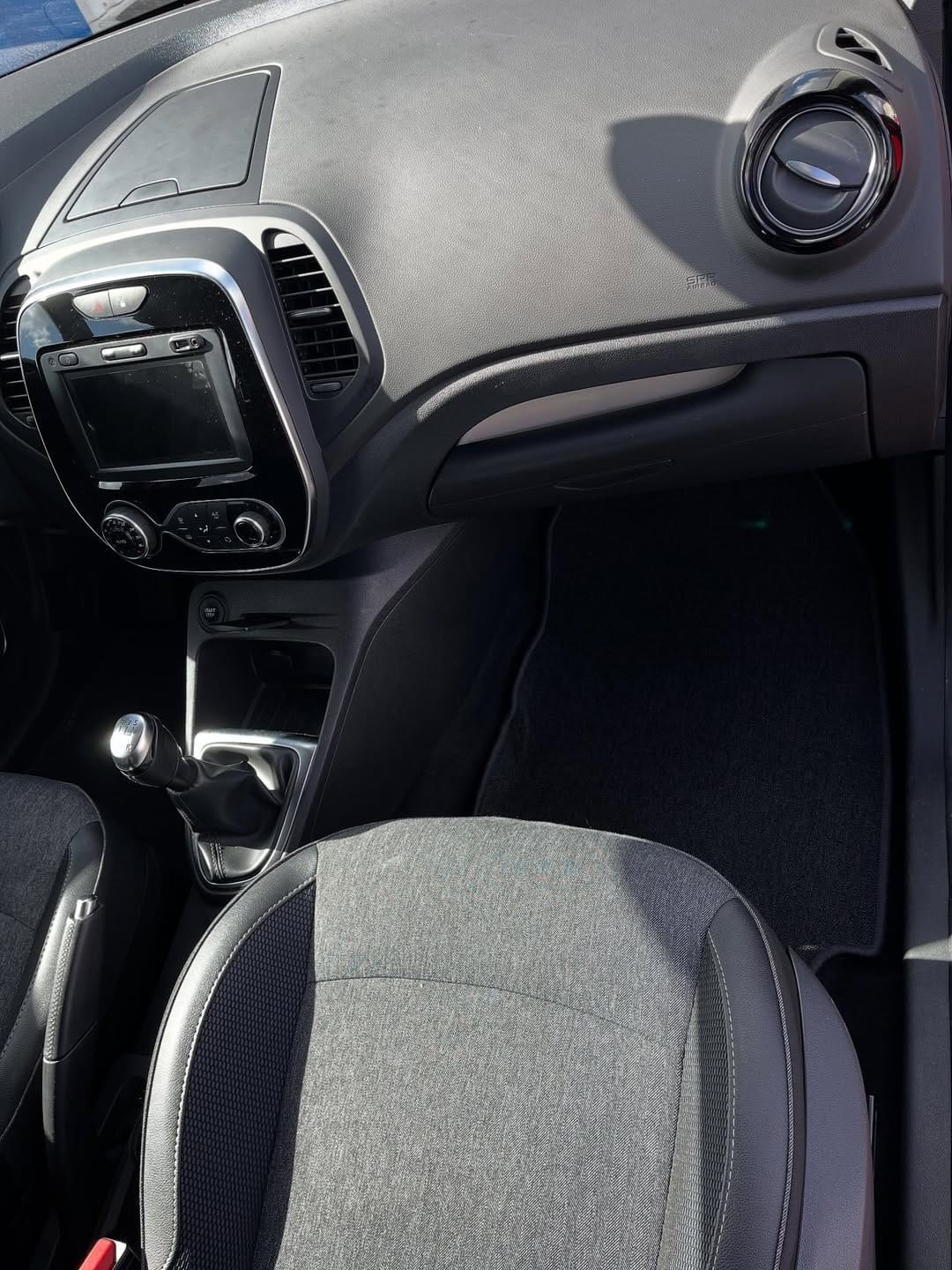 Intérieur_passager_renault_après